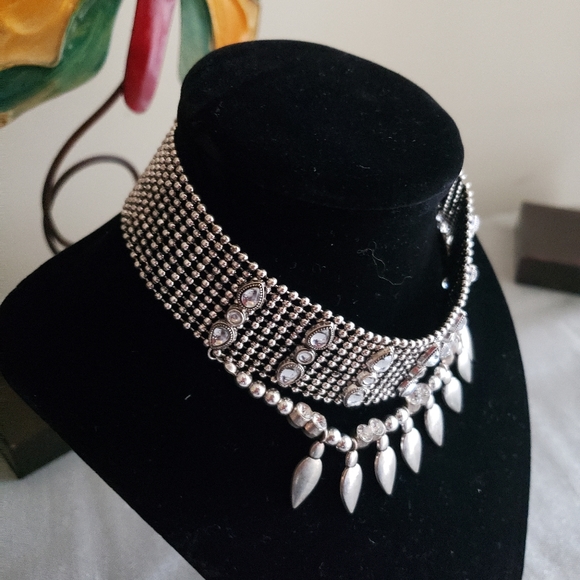 Chocker - Picture 4 of 4